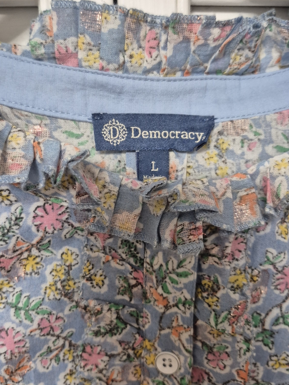 🌸 Democracy Floral Ruffle Button-Front Blouse – Light Blue – Size L - Picture 4 of 13